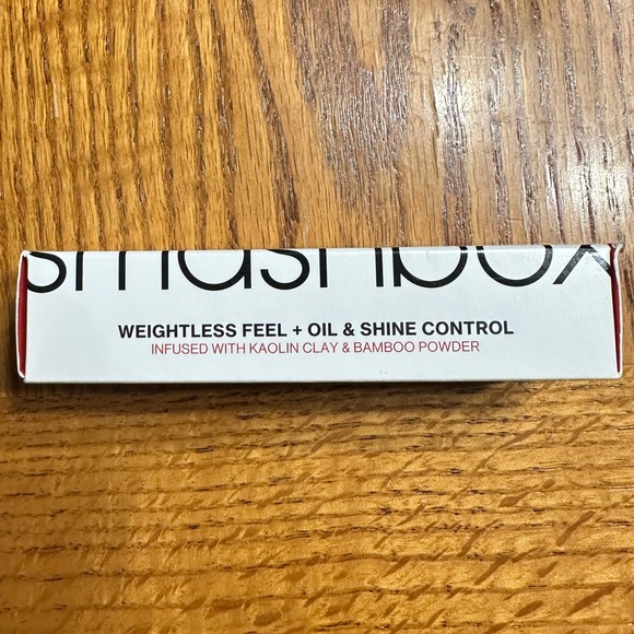 Smashbox Studio Skin 24 Hour Wear Hydrating Foundation 2.0 Light Warm - Picture 6 of 7